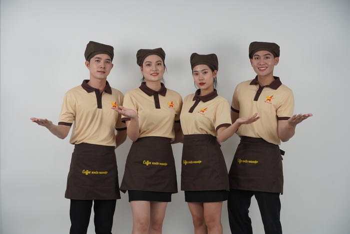 Mẫu đồng phục quán cafe tphcm được thiết kế đơn giản, tinh tế