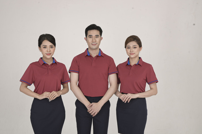 Cổ sơ mi cứng cáp làm outfit của bạn thêm lịch lãm