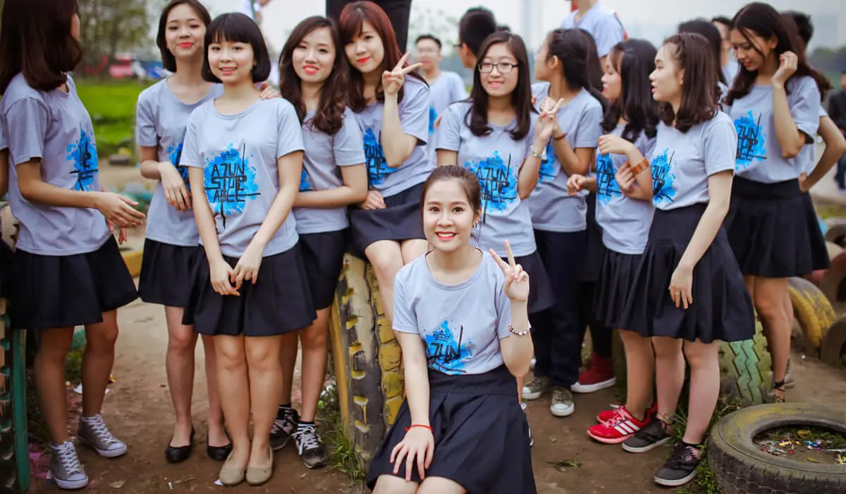 Áo thun lớp cổ tròn