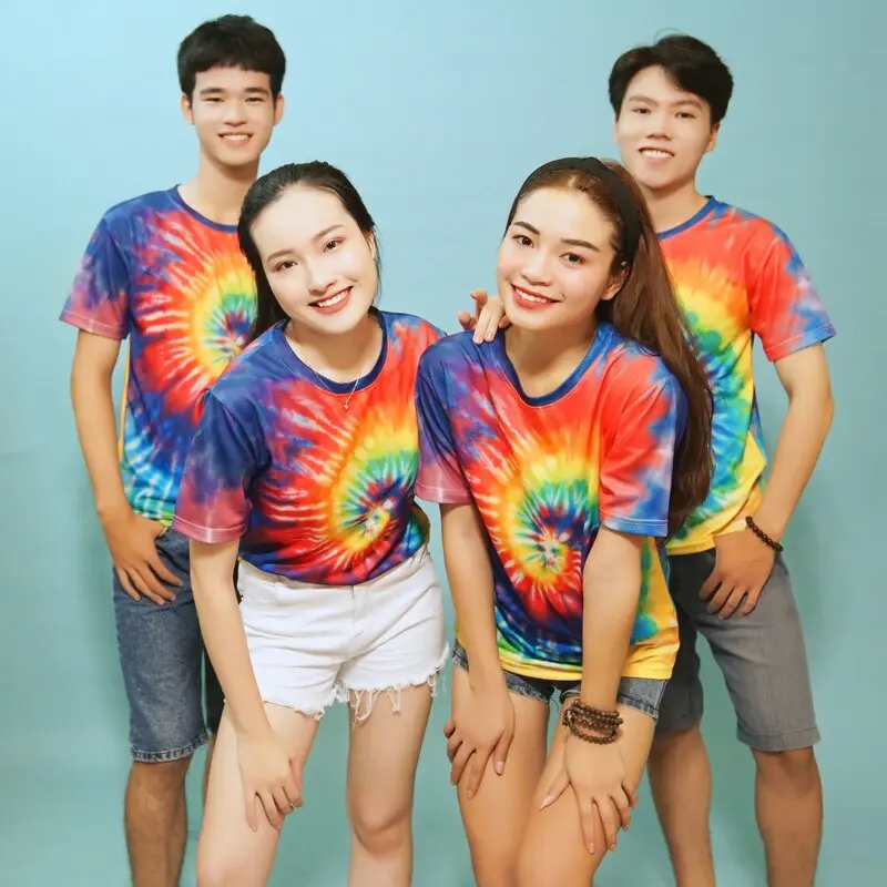 Áo thun tie-dye với những gam màu tươi tắn, trẻ trung Áo thun tie-dye