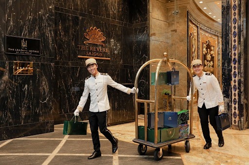 Đồng phục Bellman được bắt gặp nhiều trong resort, khách sạn,... Đồng phục Bellman