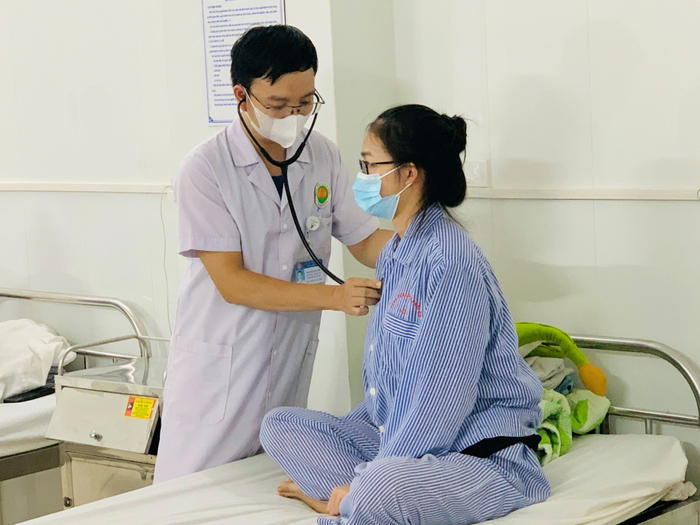 Ưu tiên chất liệu vải cao cấp và thiết kế tiện dụng tiêu chí may đồng phục bệnh nhân