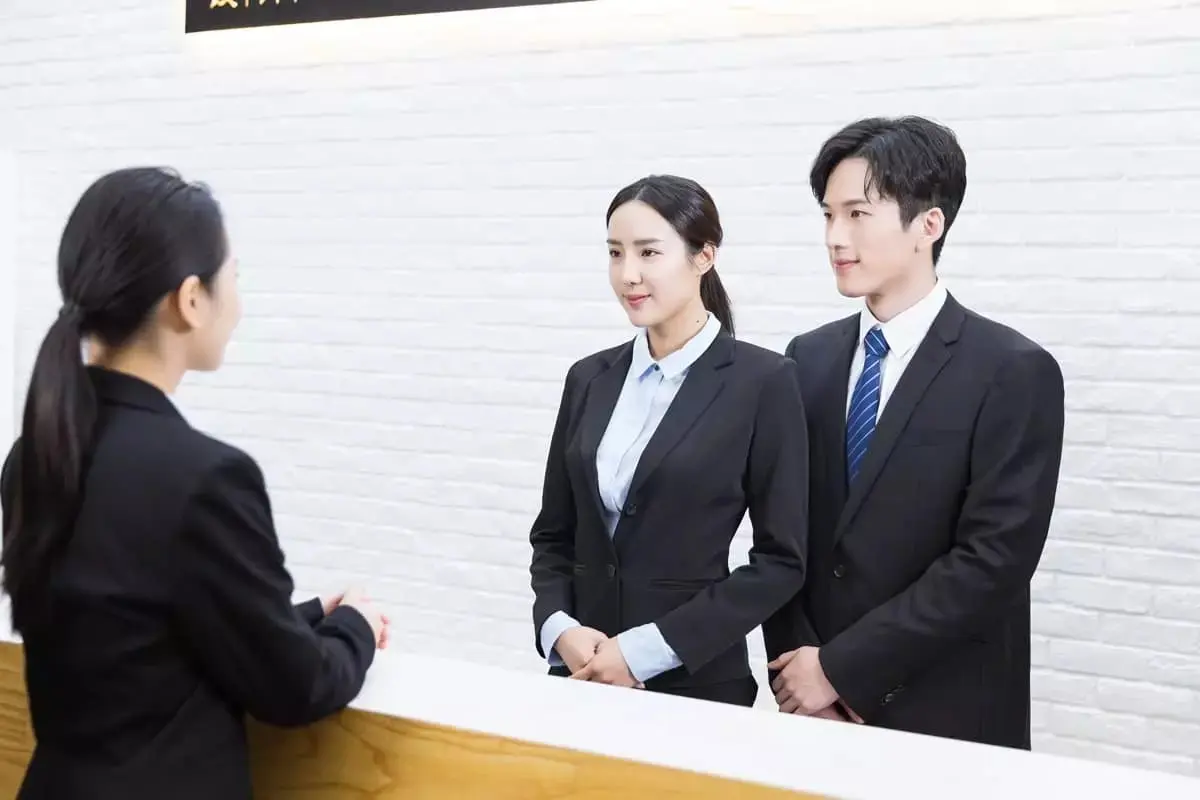 Đồng phục đẹp hiện đại, đơn giản dành cho nhân viên khách sạn Đồng phục đẹp hiện đại, đơn giản dành cho nhân viên khách sạn