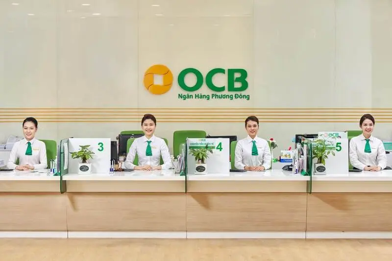 Đồng phục OCB thiết kế đơn giản, gọn gàng với form cổ trụ Đồng phục ngân hàng OCB