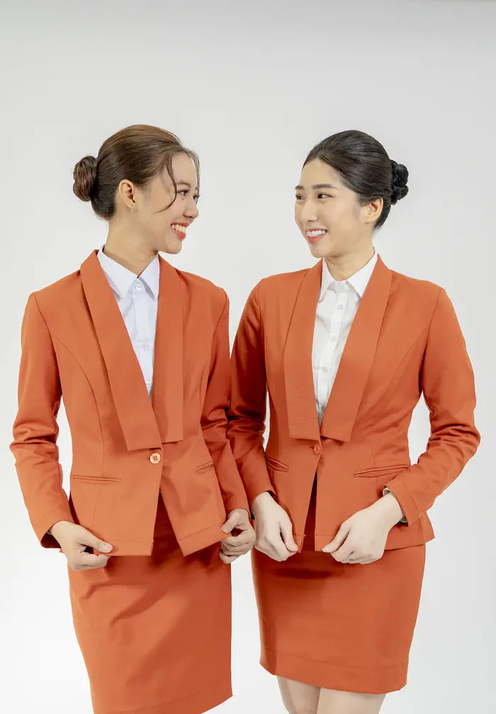 Đồng phục quản lý trẻ trung, năng động và cá tính, phù hợp màu sắc thương hiệu Đồng phục quản lý