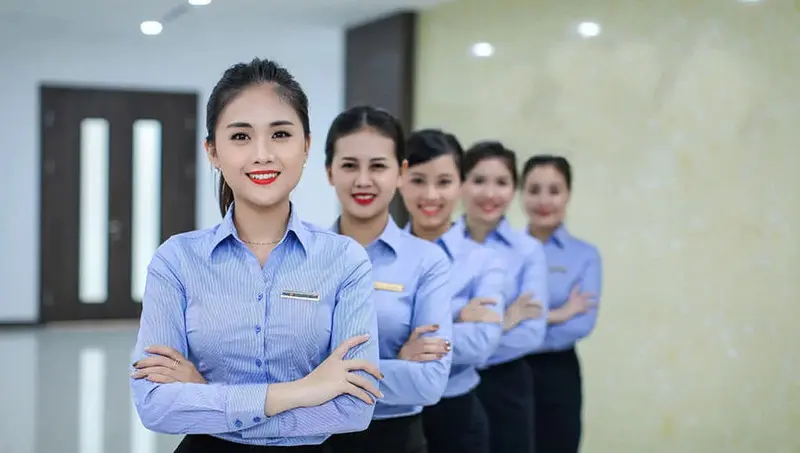 Đồng phục sơ mi nữ được ưa chuộng nhờ sự thanh lịch, chuyên nghiệp và dễ ứng dụng Đồng phục sơ mi nữ