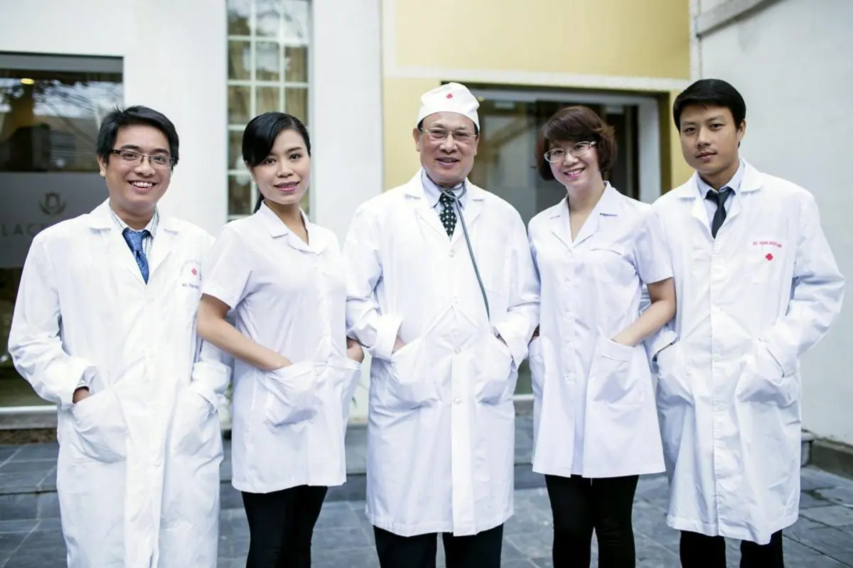 Đồng phục bác sĩ